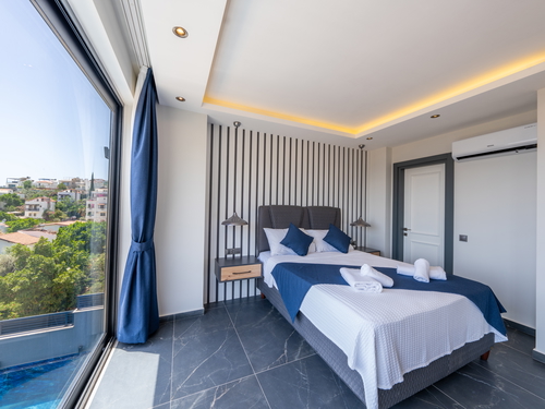  gece  -  Kasım
  | Kalkan’da 8 Kişilik Lüks Villa, Özel Isıtmalı Havuz ve Merkezi Konum